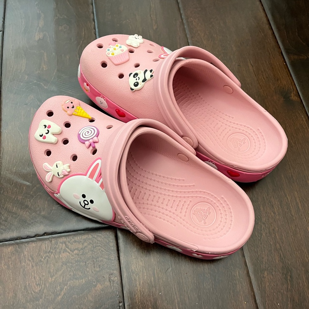Crocs X Line Friends Beach Pink